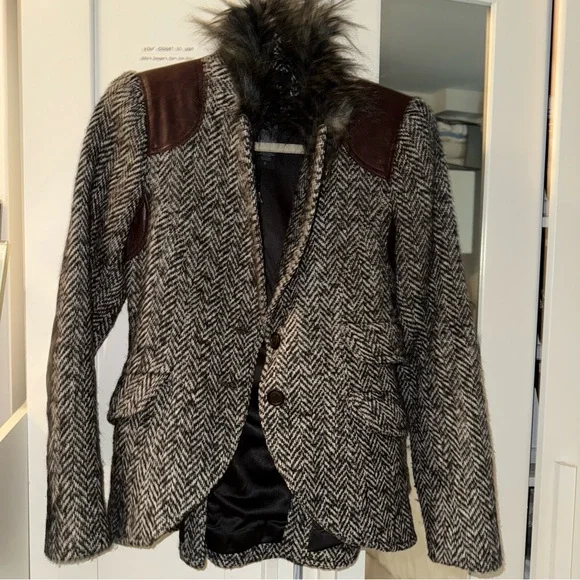 Smythe Herringbone Blazer with leather patches and Faux Fur Collar sz 6 - Picture 5 of 9